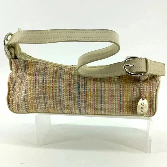 CLEO SMALL BAGUETTE SHOULDER BAG. - Picture 3 of 3